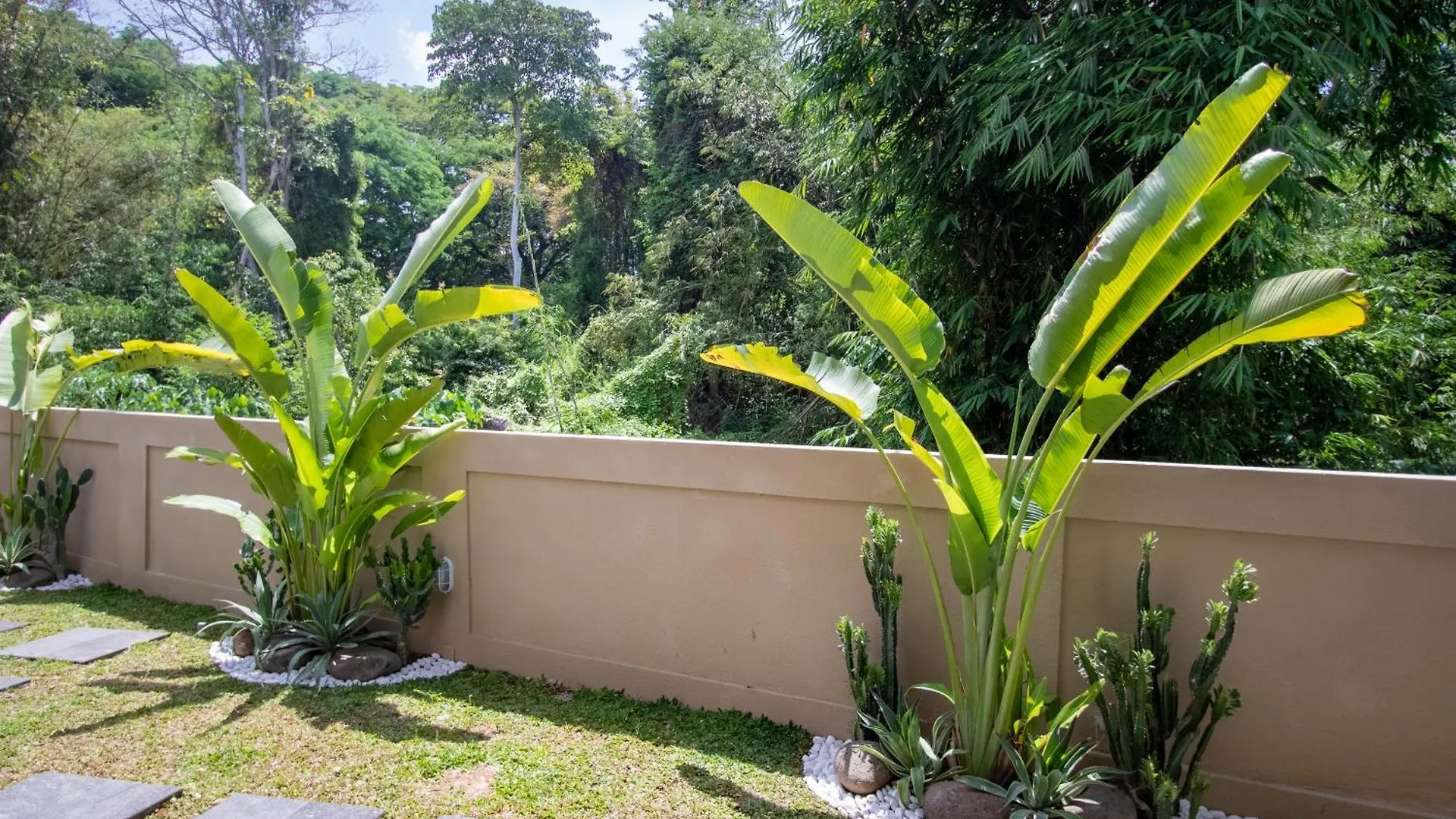 Best Relaxation Place! 3Bdr Villa With Jungle And Small Lake View In Canggu Seminyak  0*, Seminyak (Bali)
