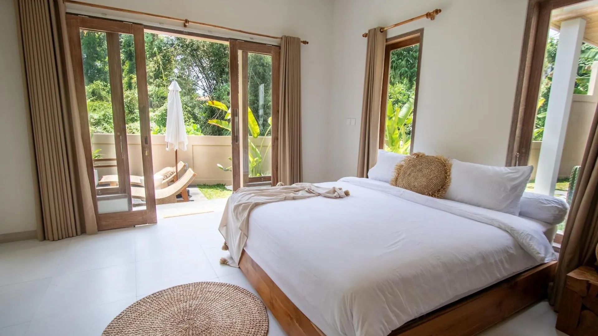 Best Relaxation Place! 3Bdr Villa With Jungle And Small Lake View In Canggu Seminyak  Indonesia